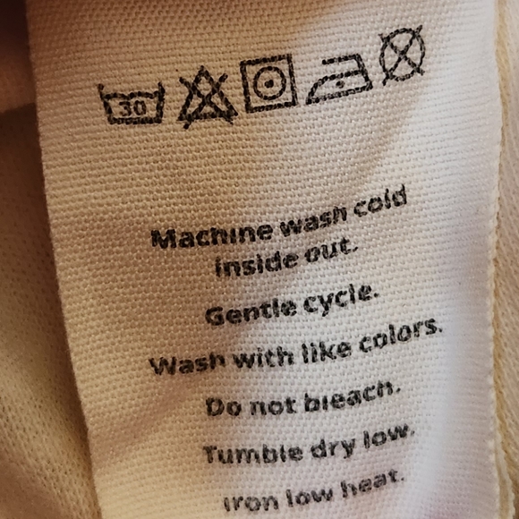 🎃 Finn + Emma Onesie | Organic Graphic Bodysuit in Pumpkin 0-3m - Picture 11 of 14